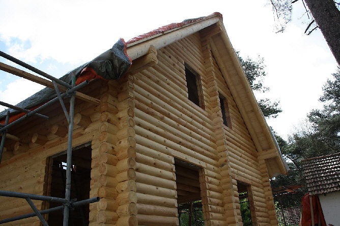 Drewniany dom na południu Holandii – zdjęcia z budowy