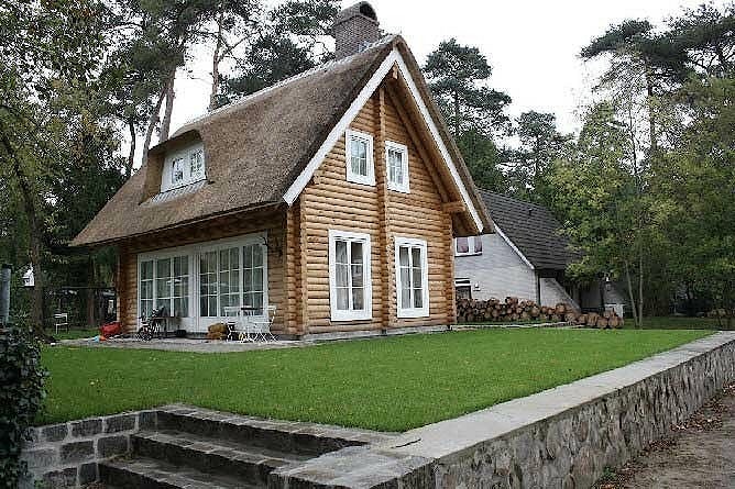 Drewniany dom na południu Holandii – zdjęcia z budowy