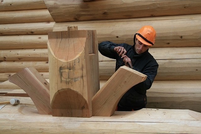 Szlifowanie drewnianego domu