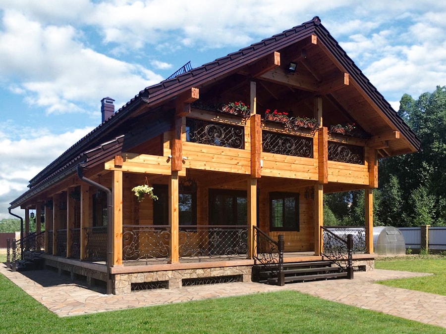 Dom drewniany wykonany z laminowanej okleiny drewnopodobnej "Szczęście" 175 m2  